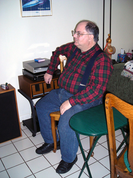 [Dave Newman listens intently.jpg]